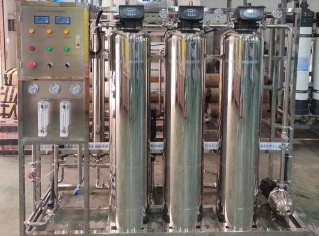 反滲透設(shè)備 反滲透設(shè)備